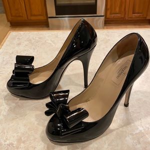 Valentino Patent Bow Pumps